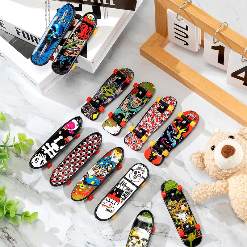 Mini Finger Skateboard Small T - Electronics Gadgets For Kids recension och pris